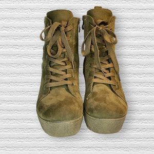 Weeboo Lace Up Olive Green Faux Suede Zara Ankle Boots Size 7.5M.